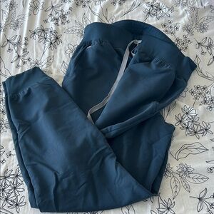 Figs Women's Zamora High Waisted Scrub Joggers